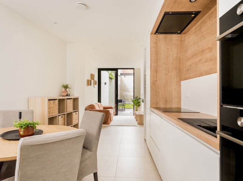 Quares - TREVI Groep presenteert :<br />
Prachtige gerenoveerde lichtrijke woning <br />
Deze prachtige moderne stadswoning werd gerenoveerd in 2020.