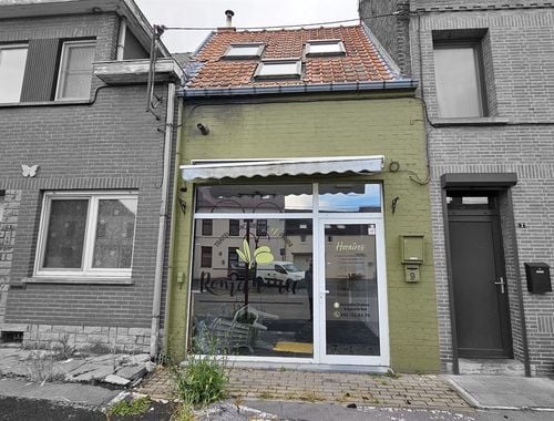                                        Commercieel Gebouw te koop in Dour, € 110.000

