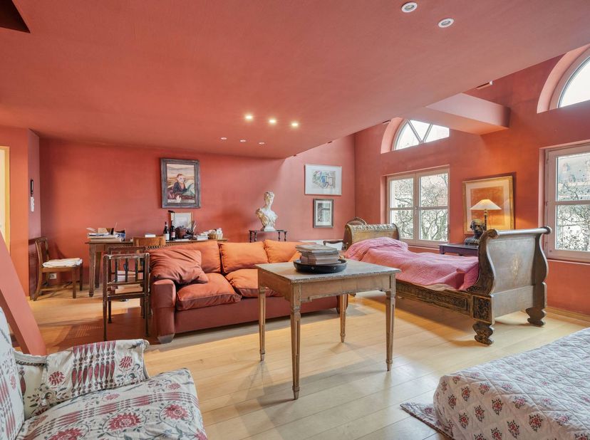 Cet appartement unique de deux chambres est situé à deux pas du parc Queen Astrid, dans la rue Jozef Suveestraat.<br />
<br />
Lorsque vous entrez, vo