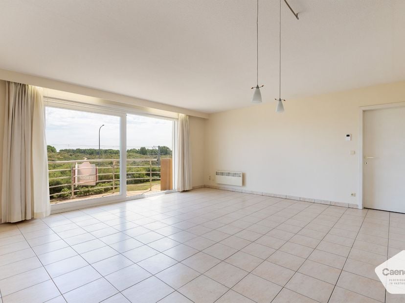 Dit aangename appartement bevindt zich in de welbekende residentie Duinenveld te Nieuwpoort-Bad.<br />
Dankzij de ideale oriëntatie, de uitstekende li