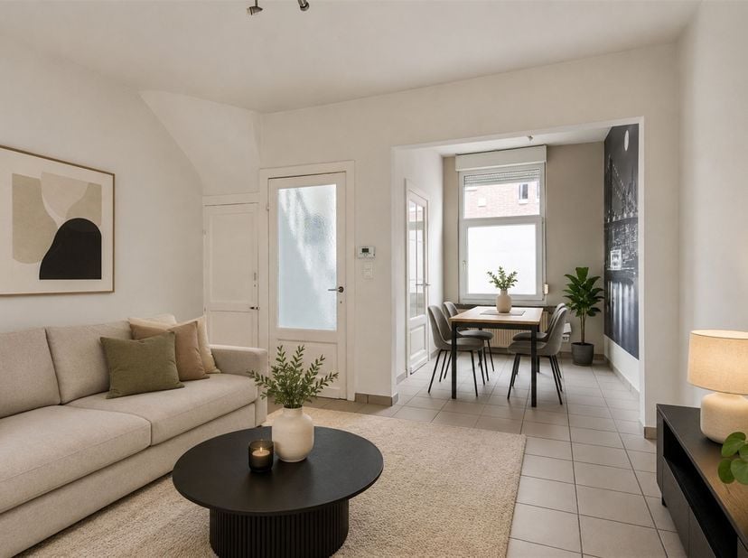 Située dans le quartier calme de Pettendonk à Lier, cette maison est pleine de caractère et prête à être emménagée, avec toutes les commodités telles