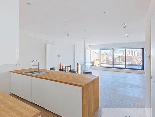                                         Duplex à louer à Schaerbeek, € 2.050
