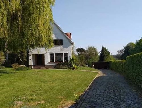                                         Villa à vendre à Leupegem, € 375.000
