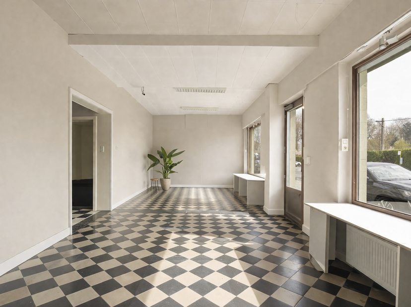 Bien professionnel à vendre
                    à 9800 Sint-Martens-Leerne