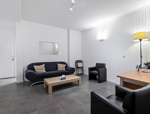                                         Rez-de-chaussée commercial à vendre à Berchem, € 185.000

