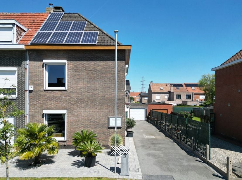 Huis te koop in Ravenstraat 13,
                    9032 Wondelgem