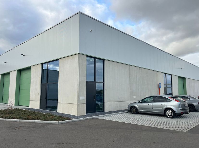 Bien professionnel à louer
                    à 3500 Hasselt
