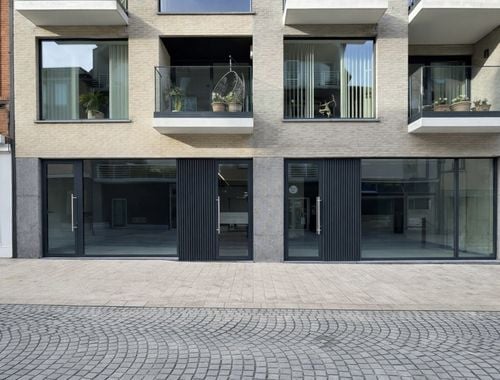                                         Handelszaak te koop in Ronse, € 590.000
