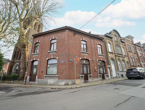                                         Bâtiment commercial à vendre à Marcinelle, € 218.000
