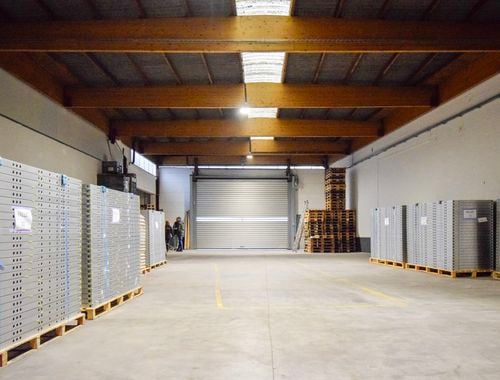                                         Bedrijfsgebouw te huur in Rumbeke, € 2.500
