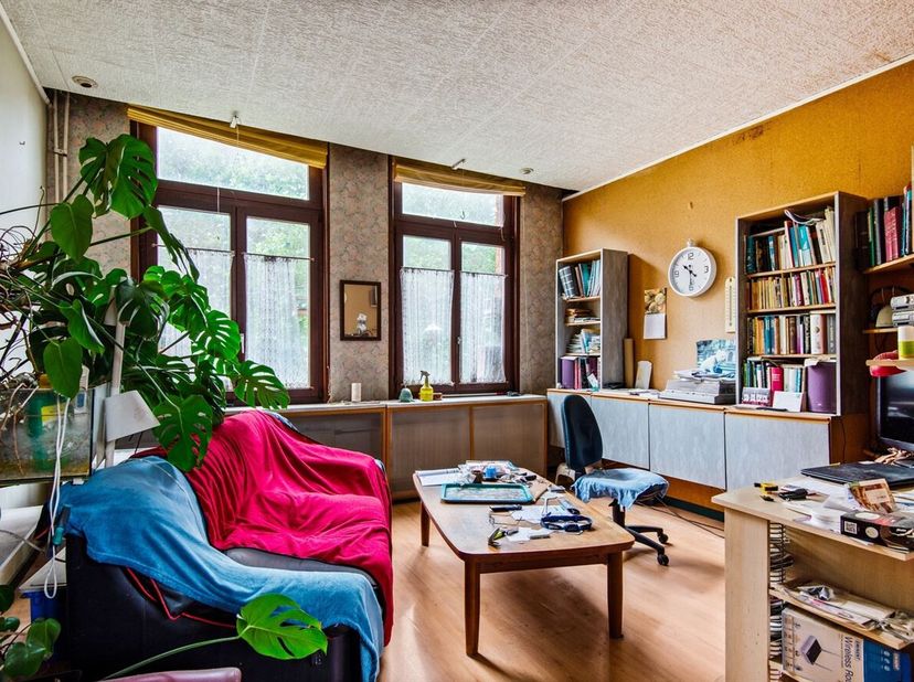 Ligging: Gelegen in het levendige Borgerhout, op een vlot bereikbare locatie nabij het centrum van Antwerpen. Het pand geniet van een uitstekende verb