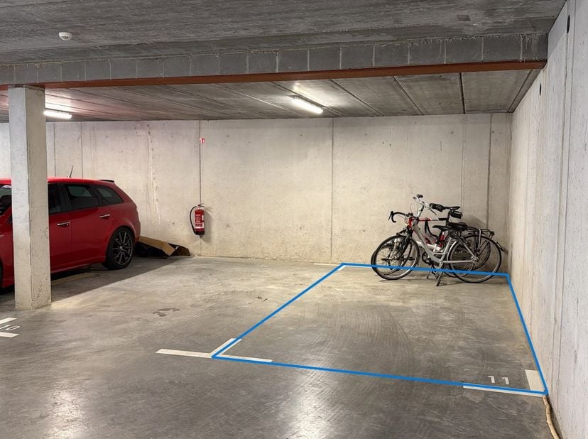 Garage à vendre
                    à 2960 Brecht