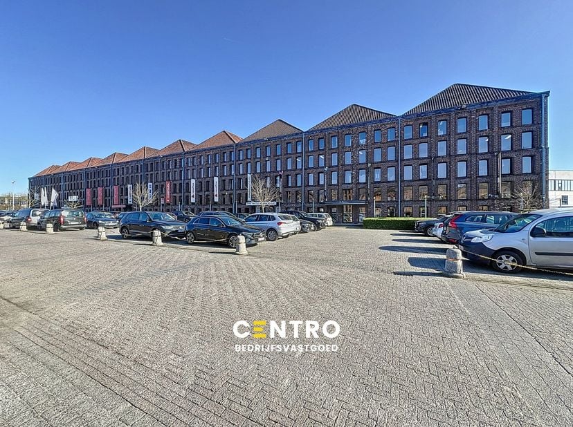 Bien professionnel à vendre
                    à 8500 Kortrijk