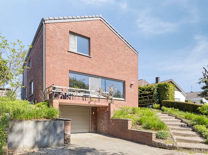Nabij het historisch centrum van Leuven, de hippe Vaartkom, het rustgevende Kanaal Leuven-Dijle, vlakbij alle belangrijke invalswegen, het openbaar ve