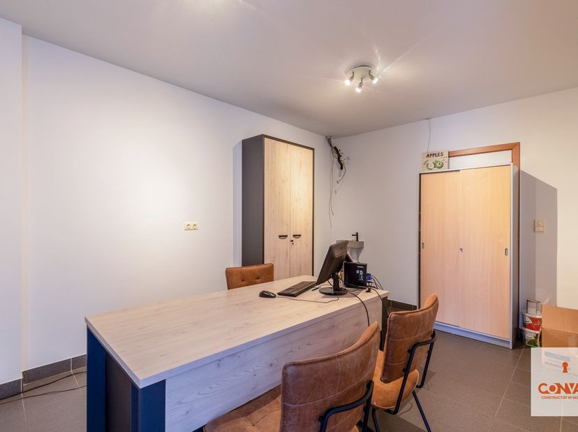 Bien professionnel à vendre
                    à 9000 Gent