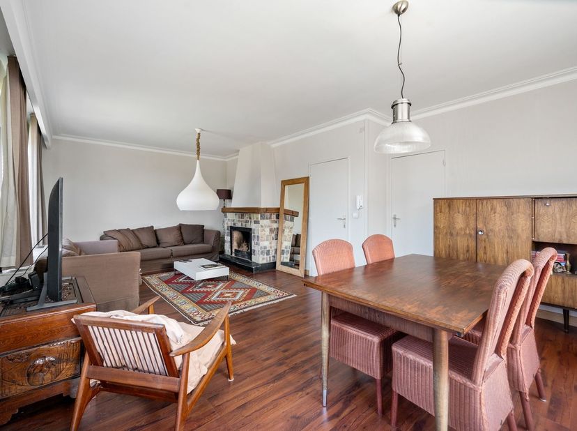 Appartement de 3 chambres avec terrasse et garage à Herentals ! <br />
<br />
Agencement : Hall d'entrée, pièce à vivre, cuisine, 3 chambres, salle de