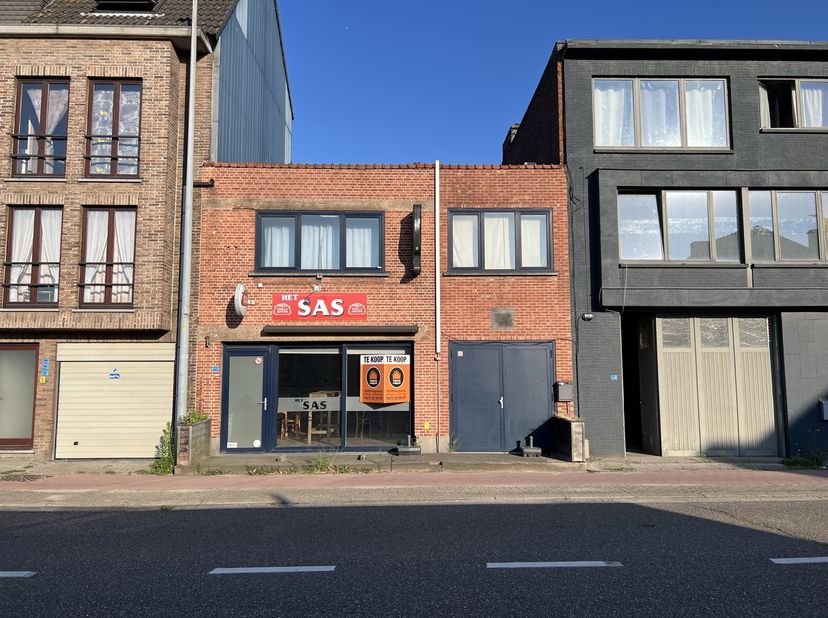 Bien professionnel à vendre
                    à 2200 Herentals
