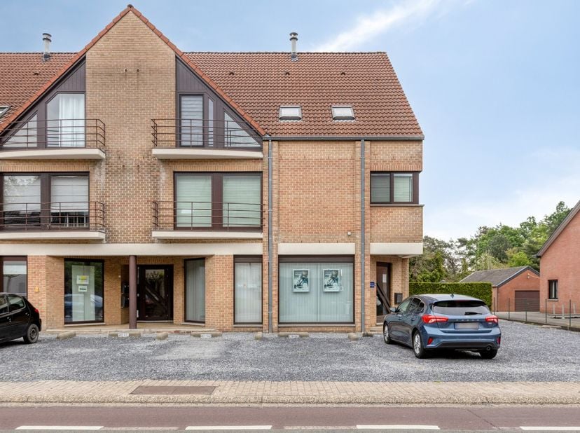 Commercieel handelspand op uitstekende locatie in Genk.<br />
Bent u op zoek naar een betaalbare commerciële ruimte met een sterke zichtbaarheid en ee