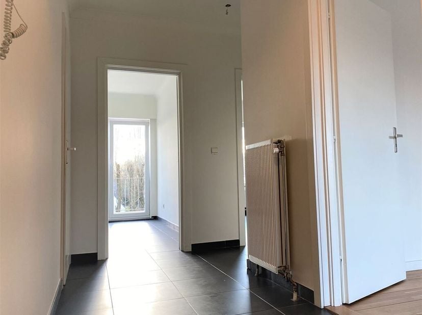 Prachtig appartement met 2 slaapkamers, terras en garage in Edegem<br />
Op een rustige maar centrale locatie in Edegem bevindt zich dit appartement o