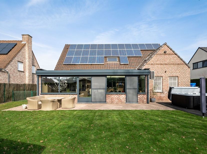 Maison de 5 chambres à haut rendement énergétique avec jardin orienté au sud.<br />
Dans une rue calme, à deux pas du centre de Rijmenam et Putte avec