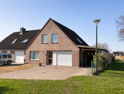                                         Woning te koop in Eernegem, € 398.975
