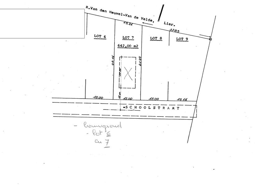 Deze bouwgrond van 642m² is ideaal voor wie op zoek is naar een rustige en centrale locatie. Gelegen in een doodlopende straat in Grobbendonk, biedt d
