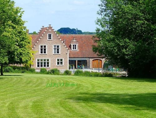                                         Villa te koop in Lubbeek, € 990.000
