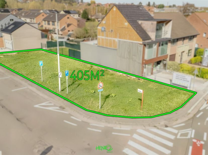 Rue du Rucquoy<br />
<br />
Superficie : 405 m²<br />
<br />
Idéalement situé à proximité de toutes les commodités, en centre-ville.<br />
<br />