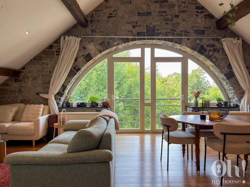 Oh My House vous présente un appartement où lon se sent bien avant même den franchir la porte.<br />
À Bouge, dans une élégante bâtisse entourée dun m