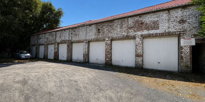 Bien professionnel à vendre à 7380 Quiévrain