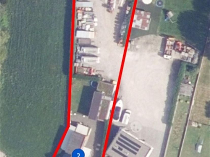 Te moderniseren OB op een perceel van 17a81ca<br />
<br />
De woning dateert van 1955 en heeft enkele belangrijke energetische renovaties ondergaan
