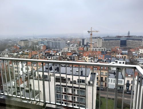                                         Appartement te koop in Schaarbeek, € 130.000
