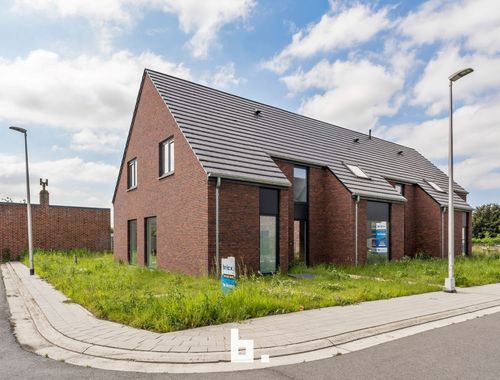                                         Woning te koop in Hooglede, € 374.764
