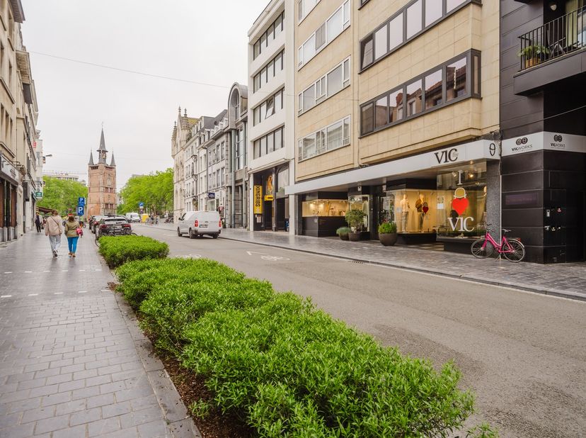 Bedrijfsvastgoed te koop in Leiestraat 13,
                    8500 Kortrijk
