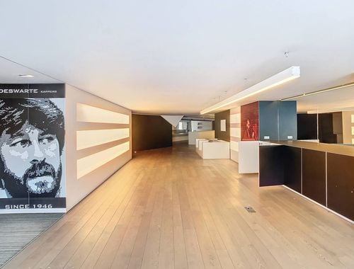                                         Bien commercial à louer à Torhout, € 1.200
