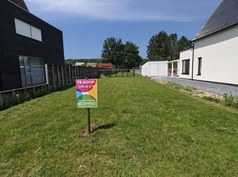 Uit de hand te koop:<br />
Zonnige bouwgrond (473 m²) voor halfopen bebouwing in rustige wijk in Vorselaar<br />
<br />
Beschrijving:<br />
<br />
Te