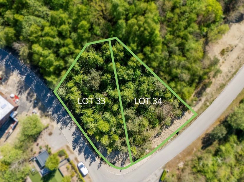 MCA Immobilier stelt u deze twee mooie bouwgronden voor, gelegen in Barvaux met een open uitzicht op een groene en natuurlijke omgeving.<br />
De perc