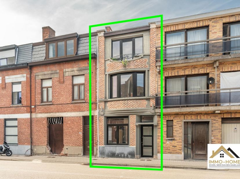 Deze structureel gerenoveerde woning wacht nog enkel op je persoonlijke afwerking ... een buitenkans dus voor wie op zoek is naar een energiezuinige w