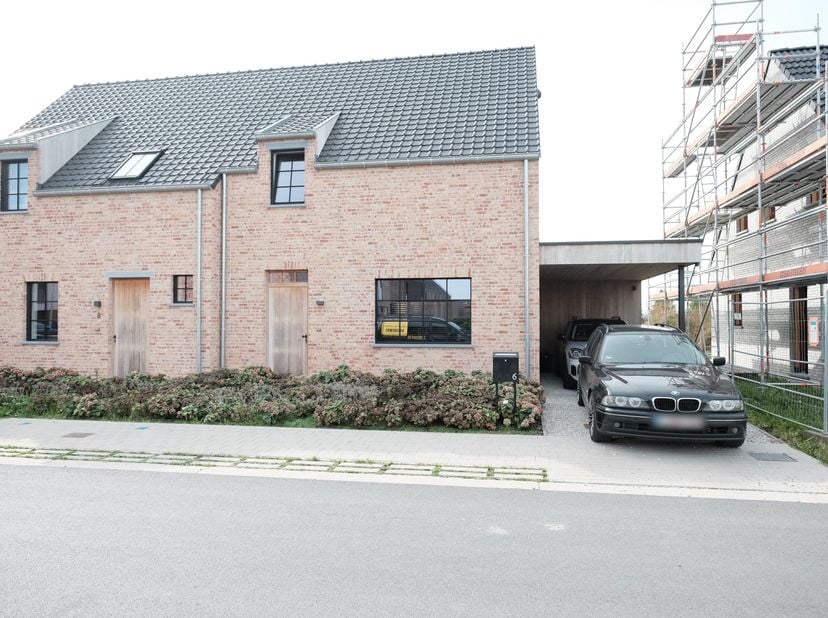 Huis te huur in Christian De Duvestraat 6,
                    8830 Hooglede