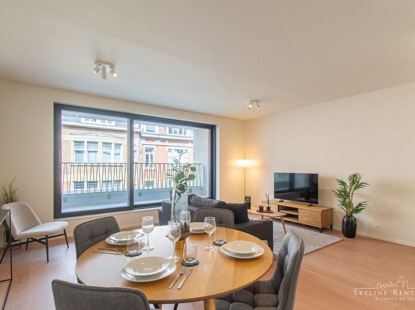 Beside C 2.1 – BAIL MINIMUM 1 AN – Idéalement situé dans une rue calme d'Etterbeek, cet appartement bénéficie d'un emplacement privilégié à proximité