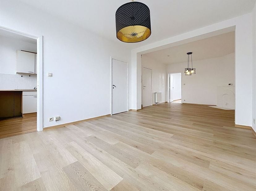 Levis Mirepoix: Vlakbij Place du Miroir, Blvd. de Smet de Naeyer, Avenue de Jette, Charles Woeste: Appartement, +/- 60 m², 1 slaapkamer. Beschikbaar!