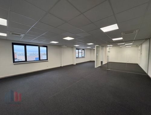                                         Kantoor te huur in Sint-Denijs-Westrem, € 1.800
