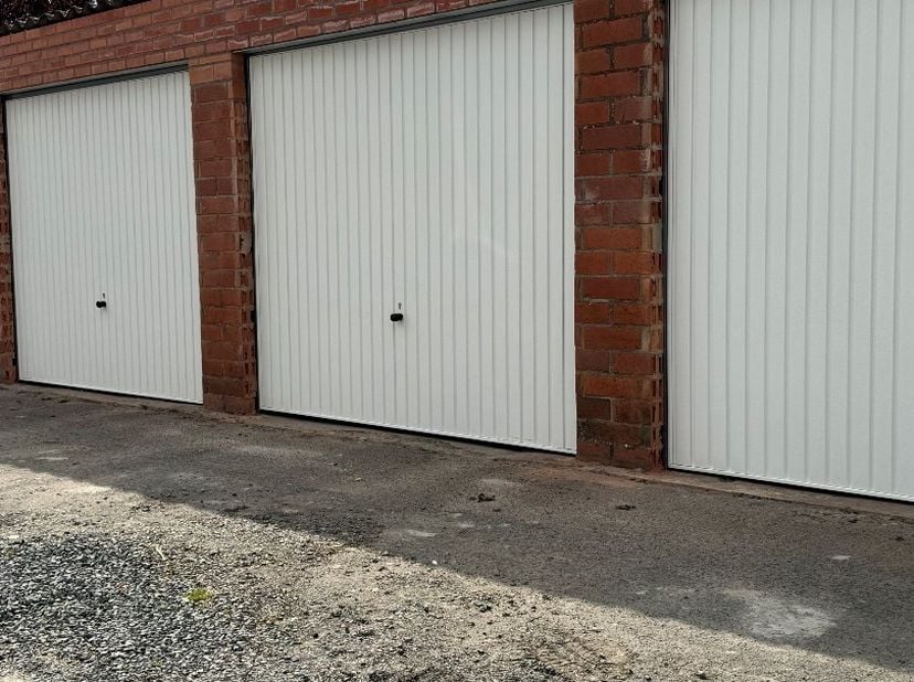 Garage te huur in ,
                    7700 Moeskroen