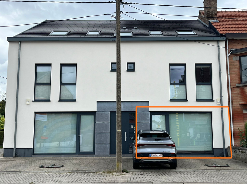 Bien professionnel à vendre à Hannuitsesteenweg 226,
                    3300 Bost