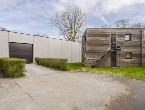                                         Entrepôt avec habitation à vendre à Kortrijk, € 2.750.000
