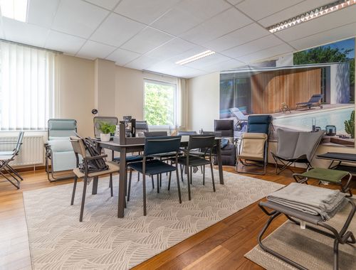                                         Kantoorgebouw te huur in Wavre, € 2.000
