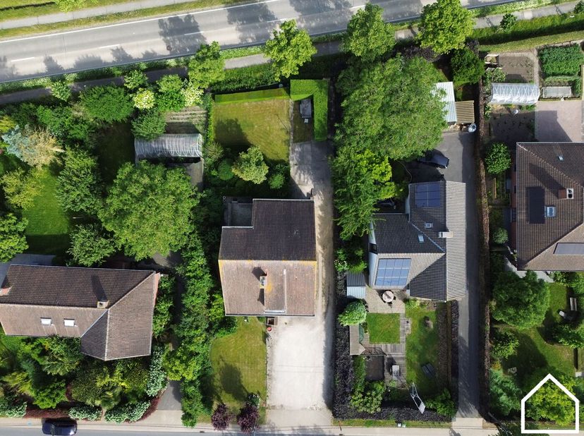 <br />
Bekijk ook zeker de video via deze link https://youtube.com/embed/-T9T_05wiag<br />
<br />
<br />
Deze bijzonder ruime woning combineert comfor