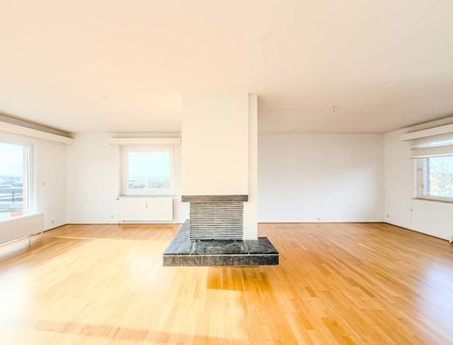                                         Penthouse te koop in Ukkel, € 400.000
