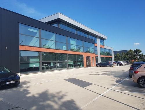                                        Espace de bureaux à louer à Genk, € 3.520
