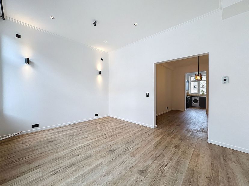 Quartier George-Henri - Mooi duplex appartement met 2 slaapkamers volledig gerenoveerd van +/-90m² gelegen op de 1e verdieping van een gebouw met 2 ve
